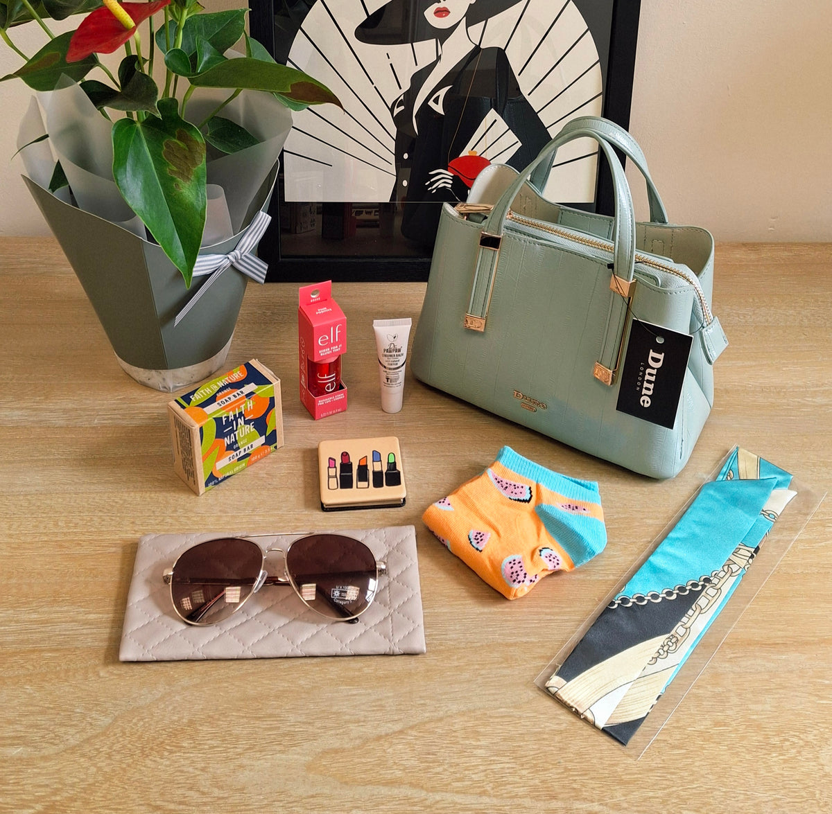 Mystery Scoop (1 Scoop) with Branded Faux Leather or Fabric Bag Bundle