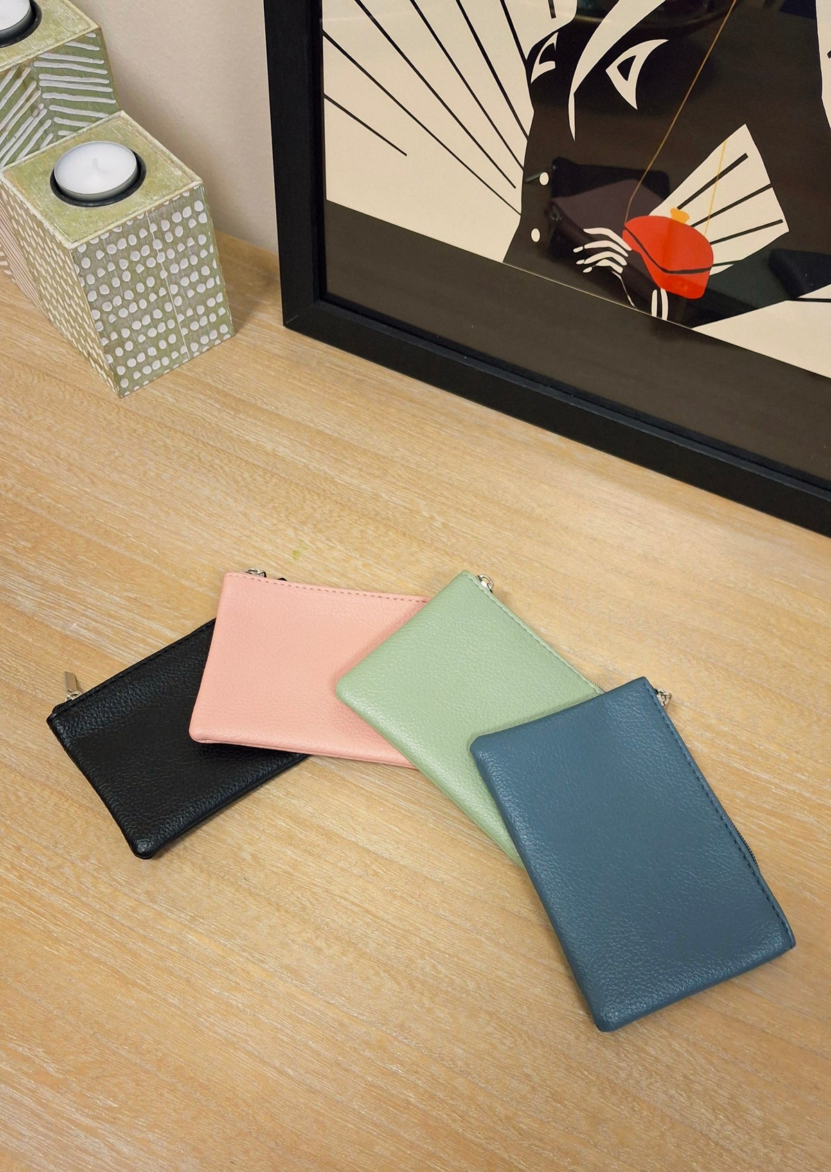 Mystery Scoop (1 Scoop) with Branded Leather Bag Bundle