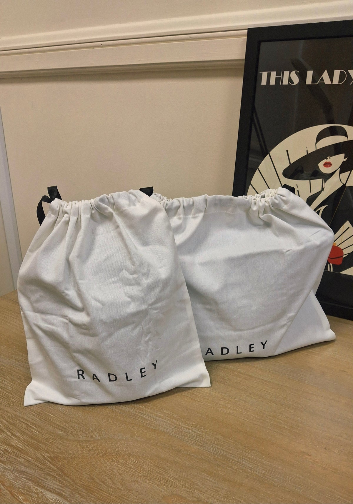 Mystery Scoop (1 Scoop) with Branded Leather Bag Bundle