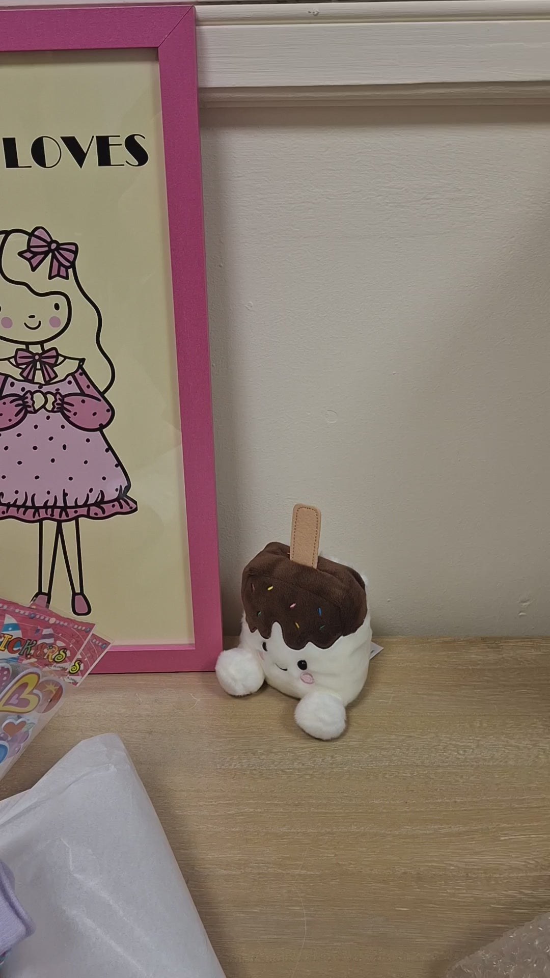 Video of This Little Lady Loves Gift Box.