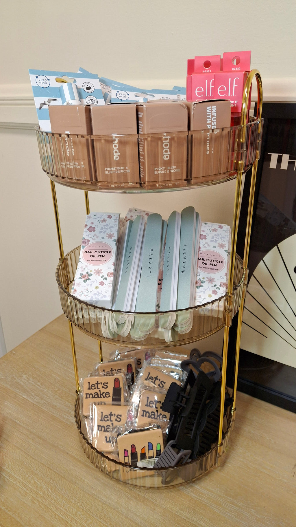 Mystery Scoop (1 Scoop) with Branded Leather Bag Bundle